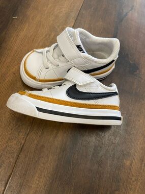Nike Infant White, Black & Mustard Low-Top Sneaker